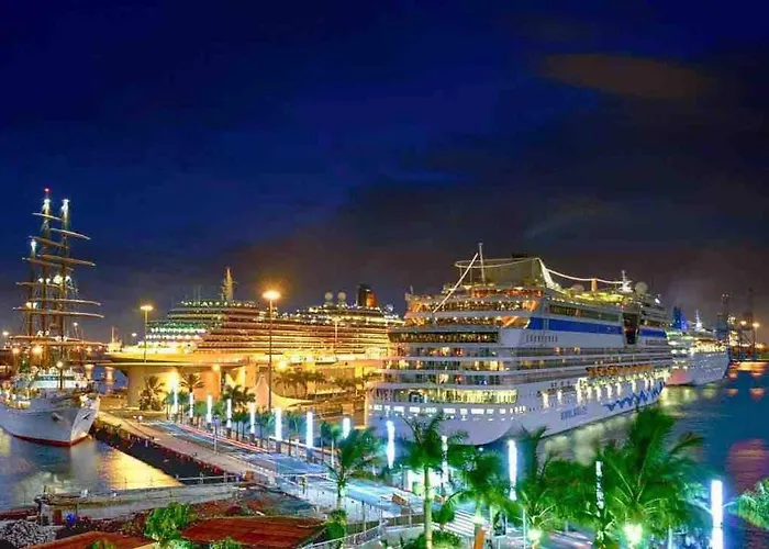 Upscale, Canteras Balcony *